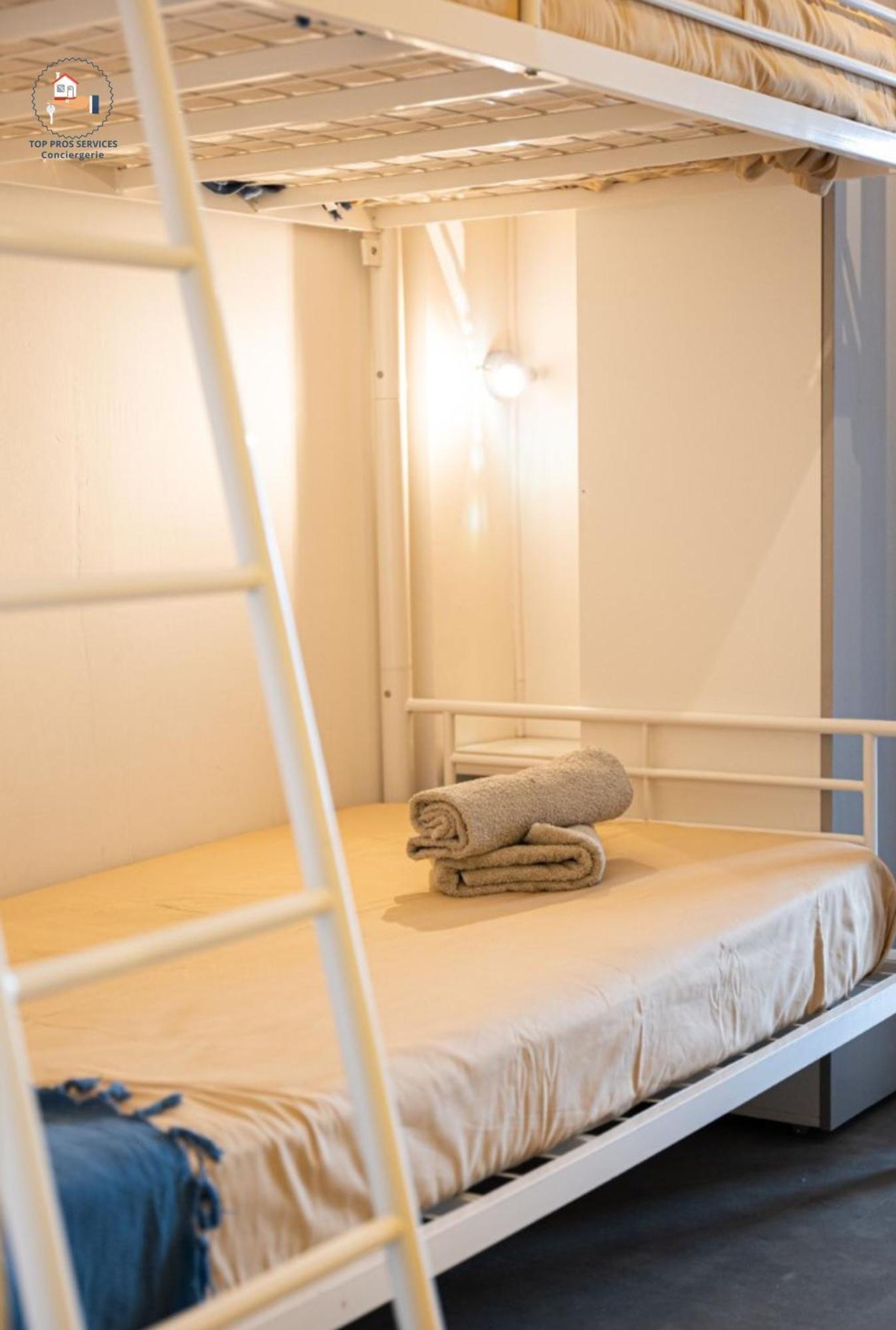 Apartment Le Pacifica: Beachfront With Parking, Wi-fi & Ac
