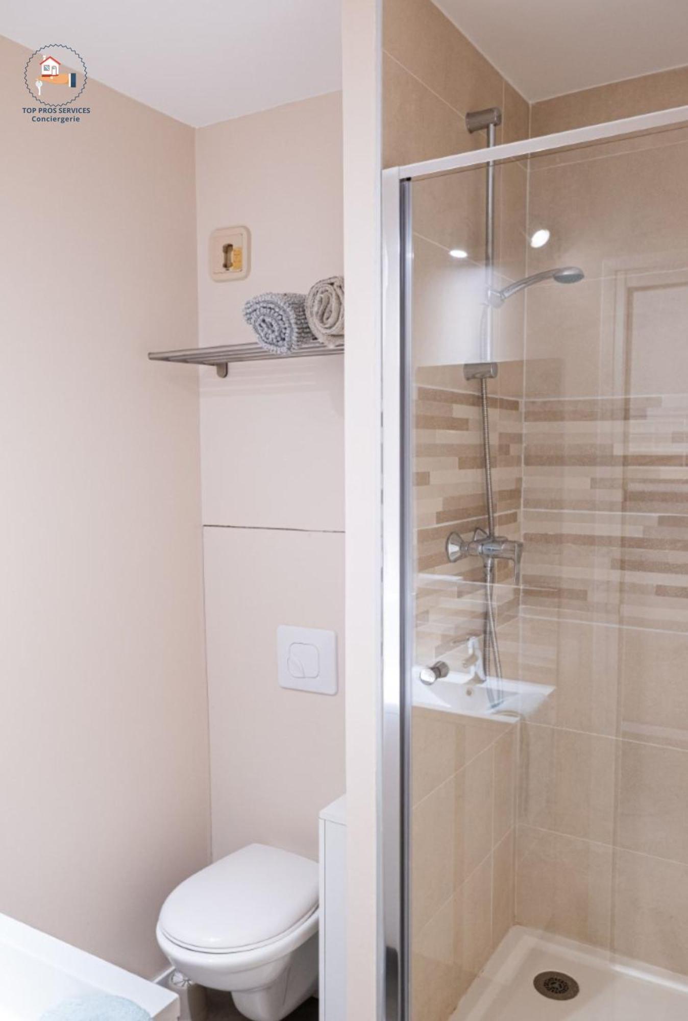 Apartment Le Pacifica: Beachfront With Parking, Wi-fi & Ac La Grande-Motte